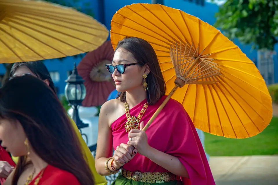 Thai traditional costume photoshoot · Khao Lak — 3